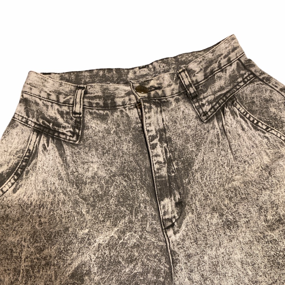 Cherokee Vintage Acid Wash High Waisted Jeans - Picture 2 of 8